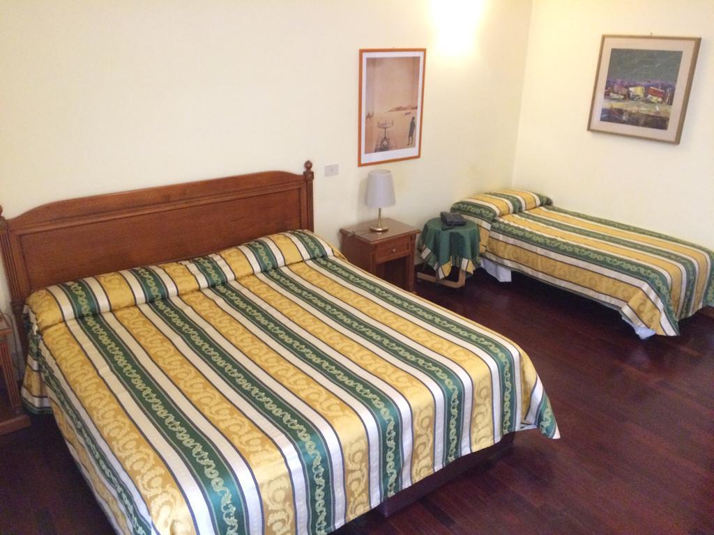 Clarice Hotel Castelnuovo Di Porto Bilik gambar