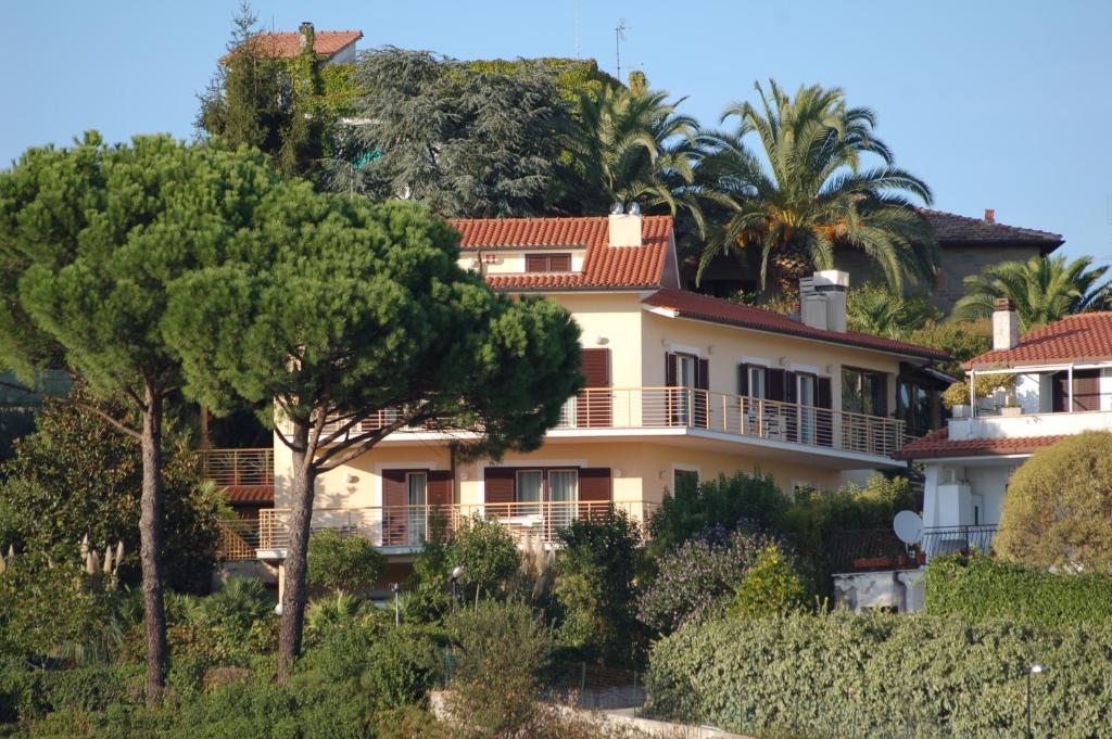 Clarice Hotel Castelnuovo Di Porto Luaran gambar